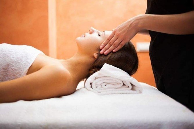 120 minutes Full Body Relaxing Massage + Head Massage + Feet Massage For Couples - What the private room changes