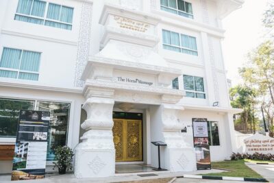 3 Hrs Sweet Couple Honeymoon in The Home – Free Transportation (For 2 Person)