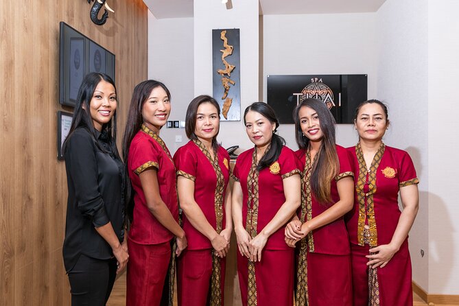 60 min Couple's Massage to Choose and 30 min Floral Bath THAI MASSAGE ALURA - The 30-minute floral bath for two