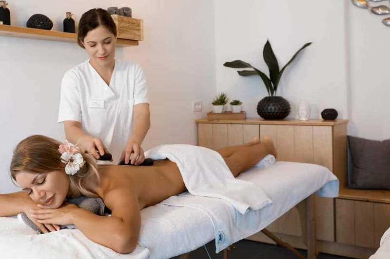 Akrotiri: Aromatherapy Couples Massage - Who will enjoy this most?
