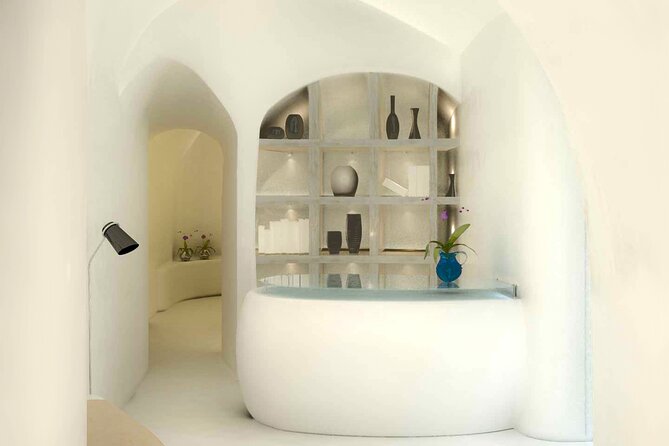 Akrotiri: Couples Massage & Pool Day Access - Pool time adds more value than a massage alone
