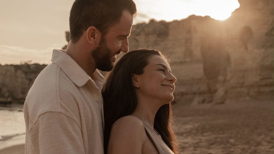 Algarve: Photoshoot for couple, family, portrait - Why sunrise and sunset make a difference