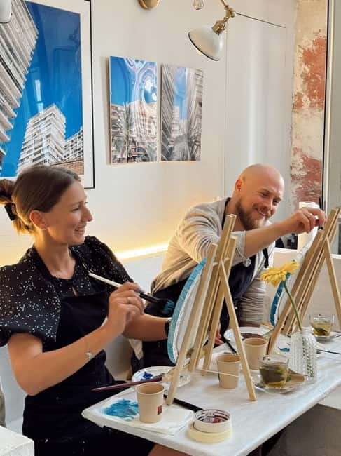 Alicante: Private Art Experience for Couples – Paint & Sip - Who will enjoy this most