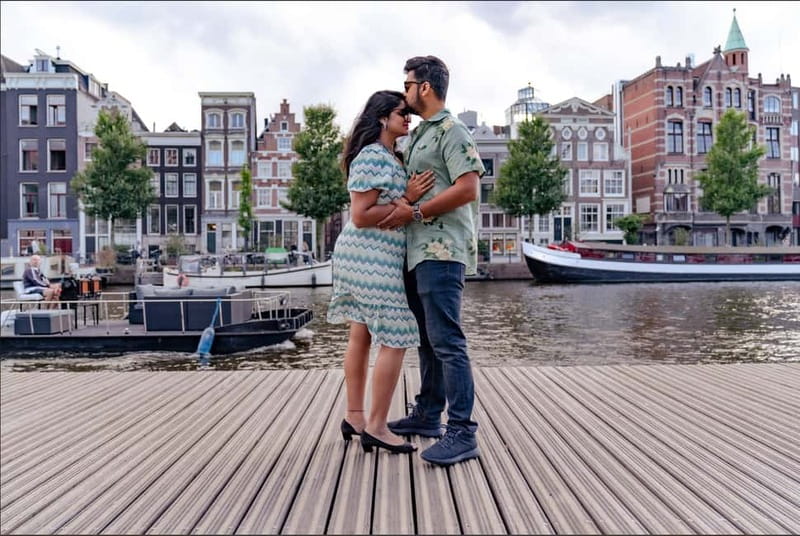Amsterdam Canals Photoshoot: Private Solo, Family or Couples - Choosing an extra location near Central Station