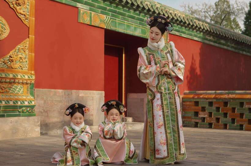 Beijing: Hanfu Experience & Photo Shoot – Family & Couples - Choosing a Hanfu Costume and Building the Look