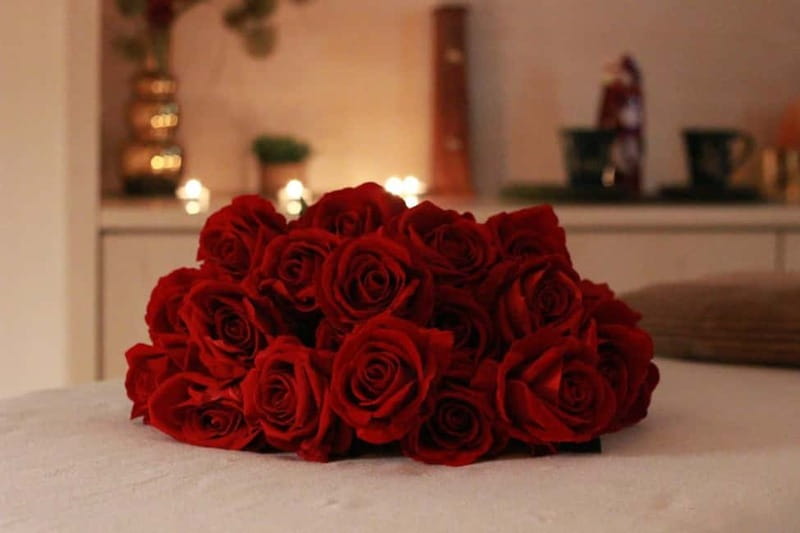 BUDAPEST, Day Spa : Couples Massage with Roses Bubble Bath - Starting at FD - Fashion & Day Spa
