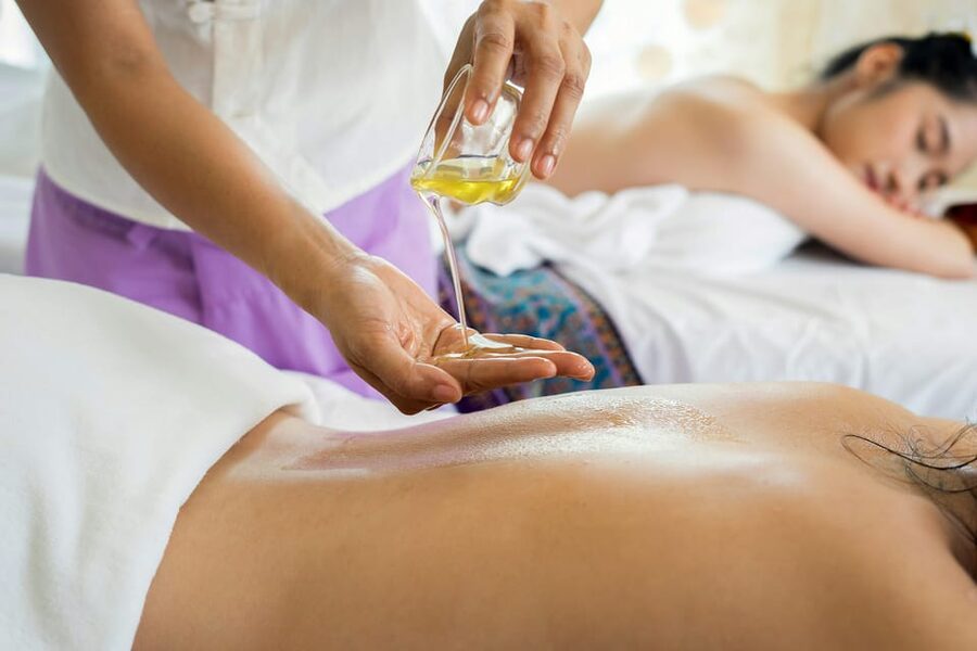 BUDAPEST, Day Spa : Couples Massage with Roses Bubble Bath - The rosewater champagne bath