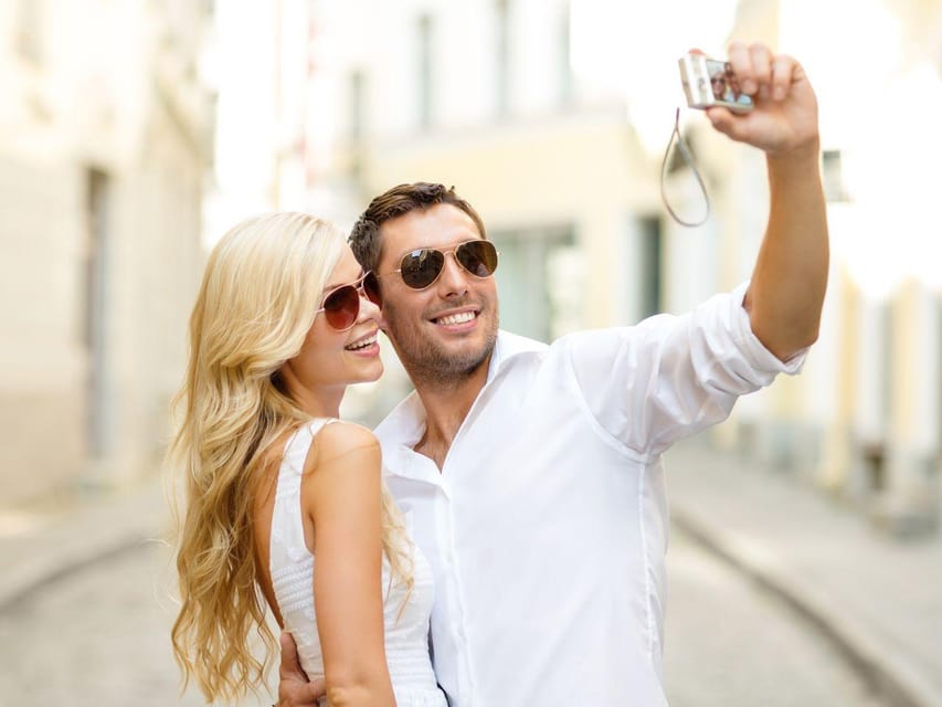 Cala Millor: AdventureDate, fun game, city walk for couples - What this Cala Millor activity actually is