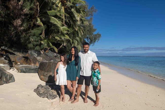 Cook Islands Family or Couple Photo Session - Why the private group size affects the value