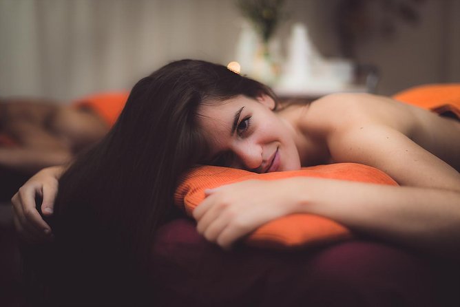 Couple Massage: 1 hour - The Room, Oils, and Small Comforts