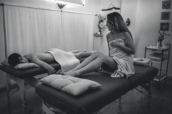 Couple Massage 80 minutes - Finding MasVital on Arabial Street