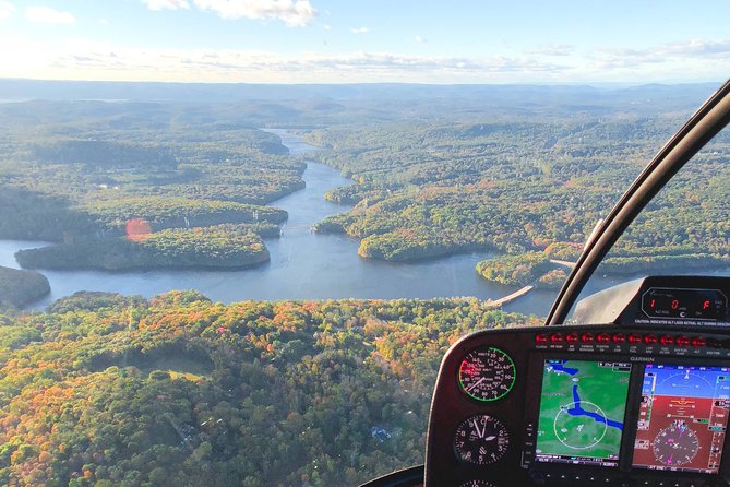 Couple's Private Hudson Valley Fall Foliage Helicopter Tour from Westchester - Kykuit and the Rockefeller Estate From Above