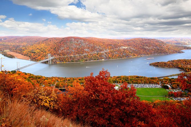 Couple's Private Hudson Valley Fall Foliage Helicopter Tour from Westchester - Sing Sing Prison Museum and West Point