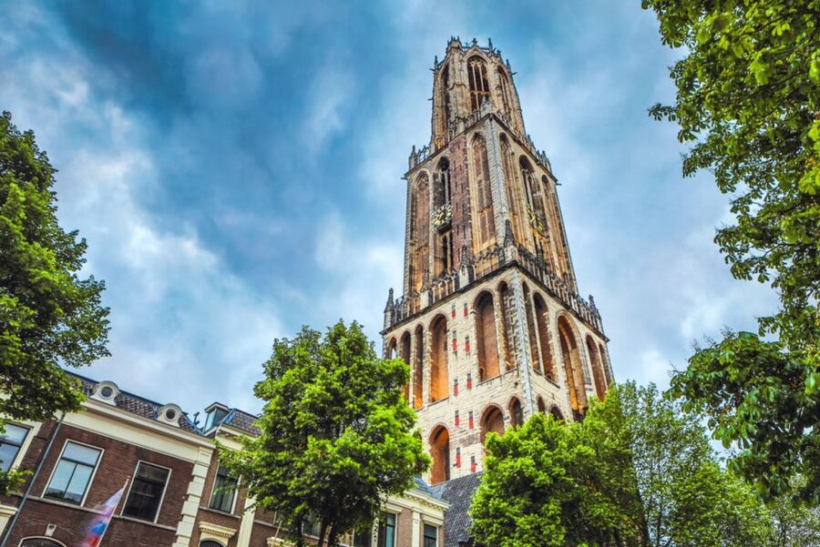 Explore Gems of Utrecht Walking Tour for Couples - A quiet pause at Pandhof van de Dom