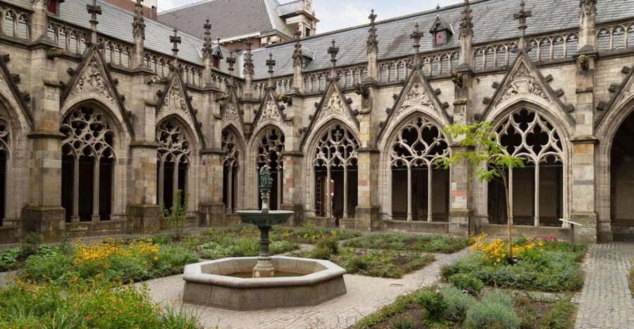 Explore Gems of Utrecht Walking Tour for Couples - Finishing near Park Lepelenburg