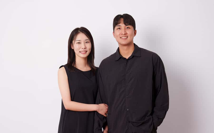 Family, Couple, and Group Photoshoot in Seoul - Same-Day Prints Make This More Than a Digital Photo Session