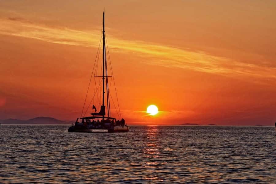 Grand Bay: Honeymoon/Lovers Sunset Tour with Romantic Dinner - Key points to know before booking