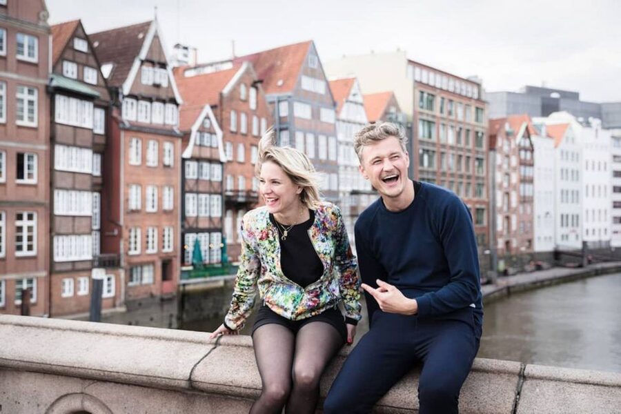 Hamburg: Private Couples' Photoshoot and Walking Tour - Key points at a glance