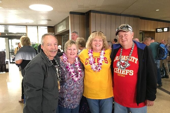 Honeymoon Airport Lei Greeting on Kona Hawai'i - Choosing orchids, tuberose, or ti leaf flowers