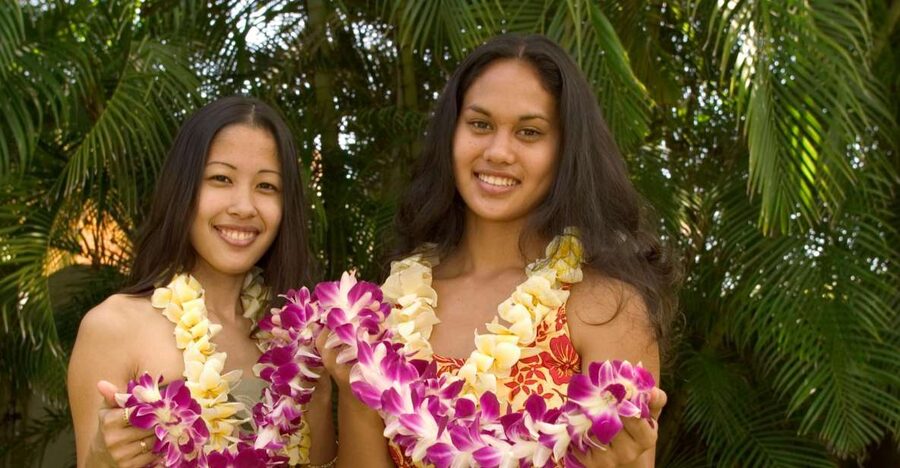 Honolulu Honeymoon Airport Lei Greeting - Choosing the right lei for a honeymoon