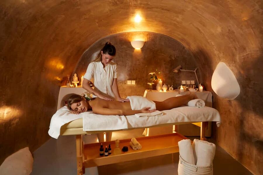 Imerovigli: Aromatherapy Couples’ Massage - The first and last 10 minutes matter