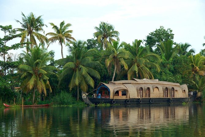 Kerala Honeymoon Special Package with Private Houseboat - Accommodation, meals, and service details to confirm
