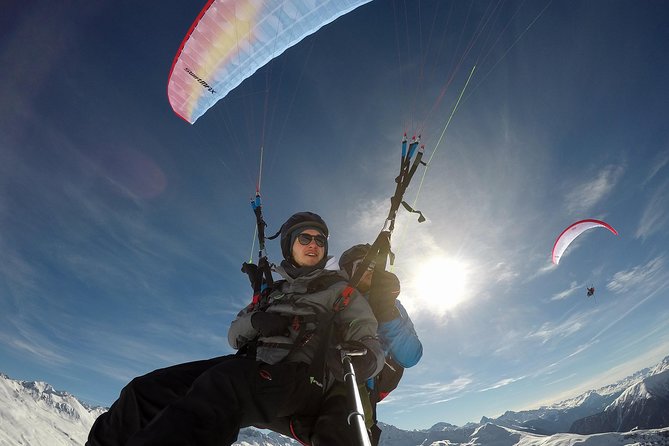 KLOSTERS: Paragliding For 2 - Couples (Video &Photos Incl.) - The landing and return to Klosters