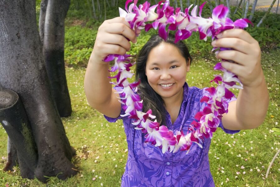 Kona Honeymoon Airport Lei Greeting - Is $99 a Good Value for Two People?