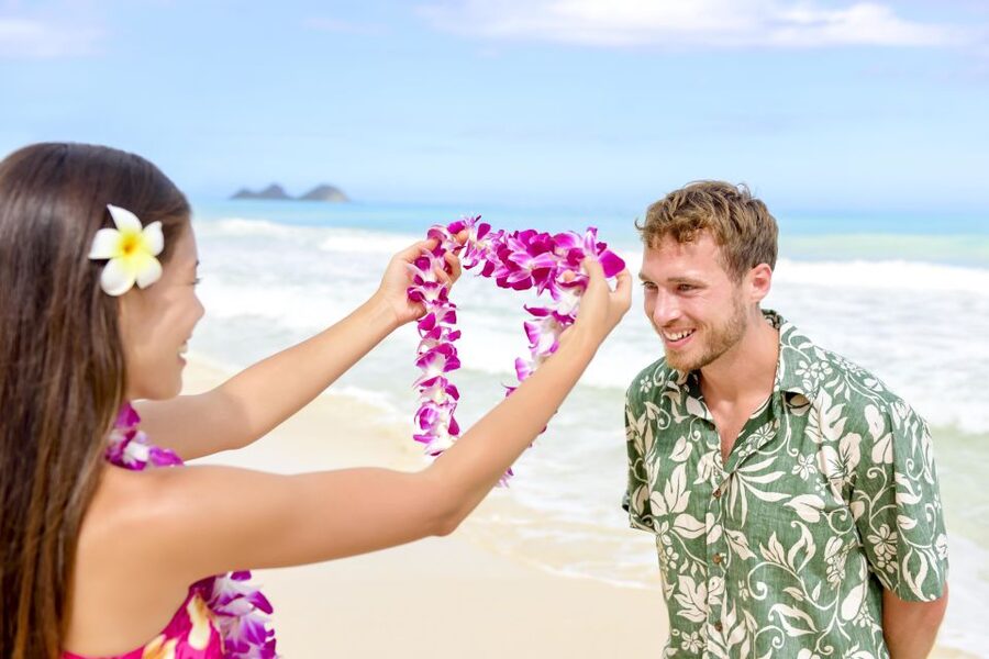 Kona Honeymoon Airport Lei Greeting - Choosing the Lei for Your Honeymoon