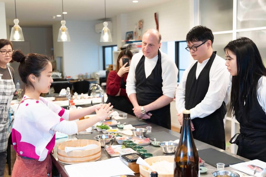 Kyoto: Enjoy Sushi & Market Tour! Best for Family & Couple! - Who will enjoy this most