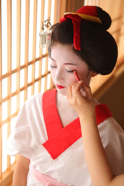 Kyoto kiyomizu Temple : Maiko and Samurai Couple Photoshoot - The optional stroll near Kiyomizu Temple