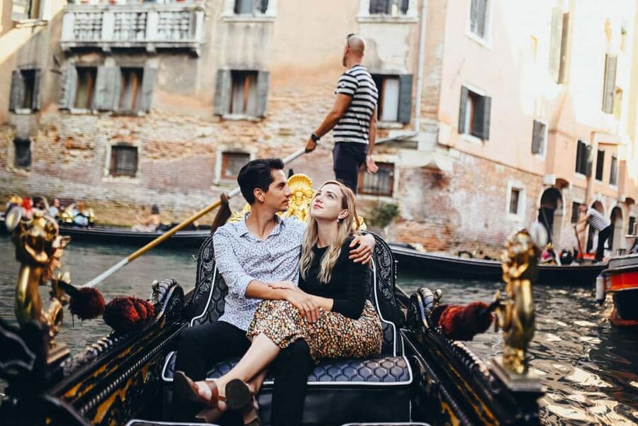 LAND & GONDOLA PHOTOSHOOTING - Is $293 good value for up to four people?