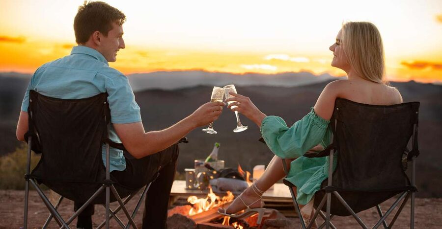 Las Vegas: Couples Date Night Picnic & Off Road Jeep Tour - A candlelit picnic with champagne and charcuterie