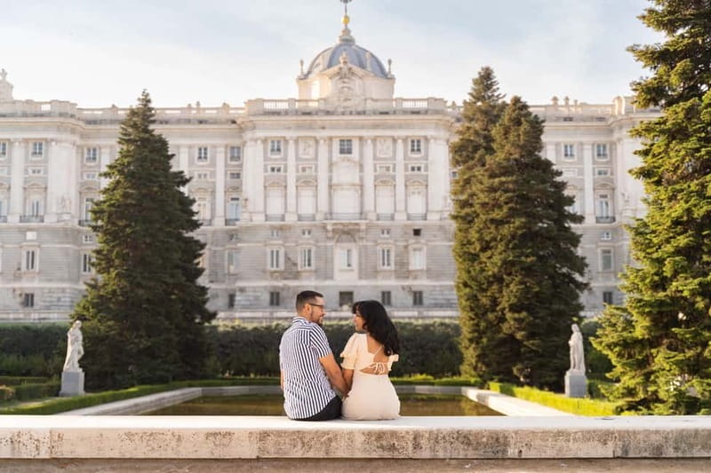 Madrid: Photoshoot for couples - Price, private access, and practical limits
