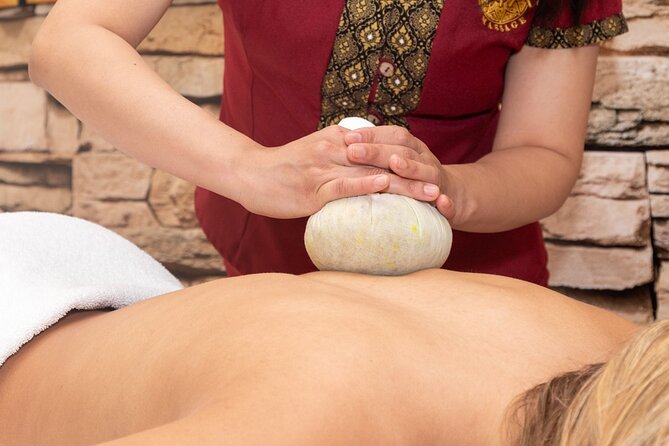 Massage of your choice for a couple of 60 min in the same room at THAI SPA MASSAGE - Two Thai tables, two massage styles