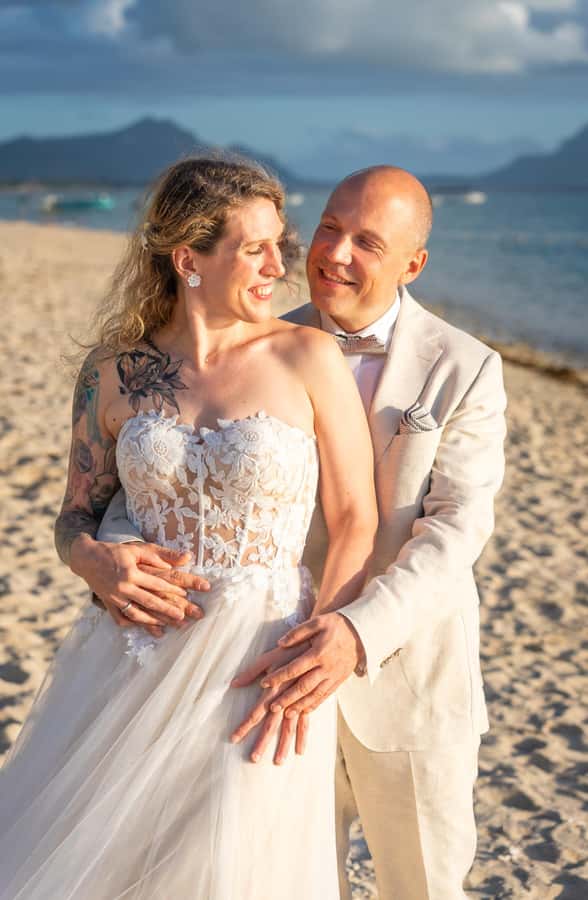 Mauritius: Sunset photoshoot (Honeymoon/family shoots) - The value of $141 per person