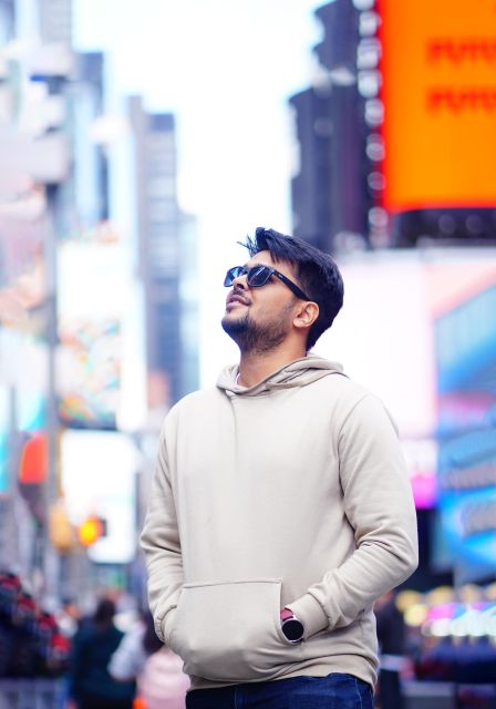 New York City: Solo or Couples Photoshoot in Times Square! - Who gets the most from this private session