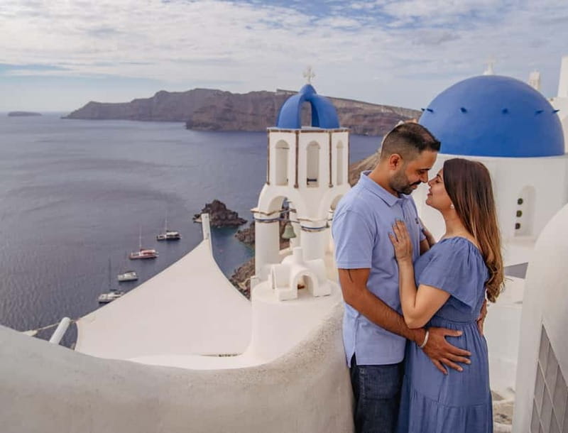 Oia: Couple Photoshoot Seprate Entrance to Blue Dome - Who will enjoy this private Santorini session?