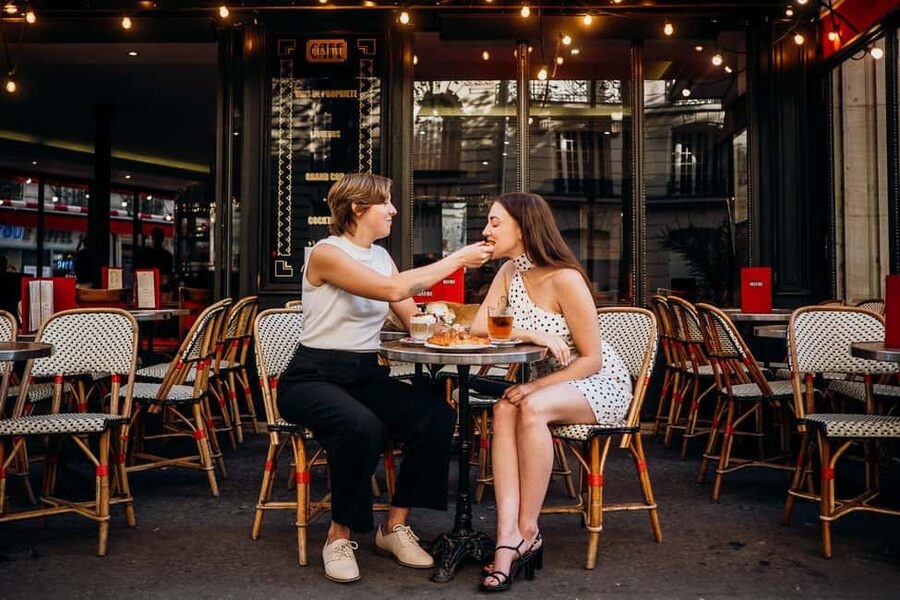 Paris: Private Eiffel Tower Photoshoot for Couples & Family - Starting at Place du Trocadéro