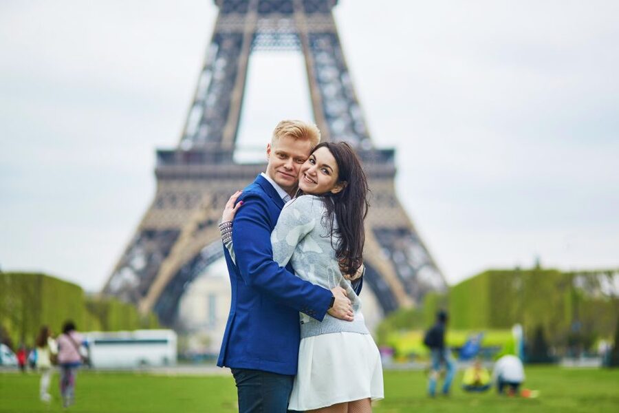 Paris: Romantic Photoshoot for Couples - Who should book this experience