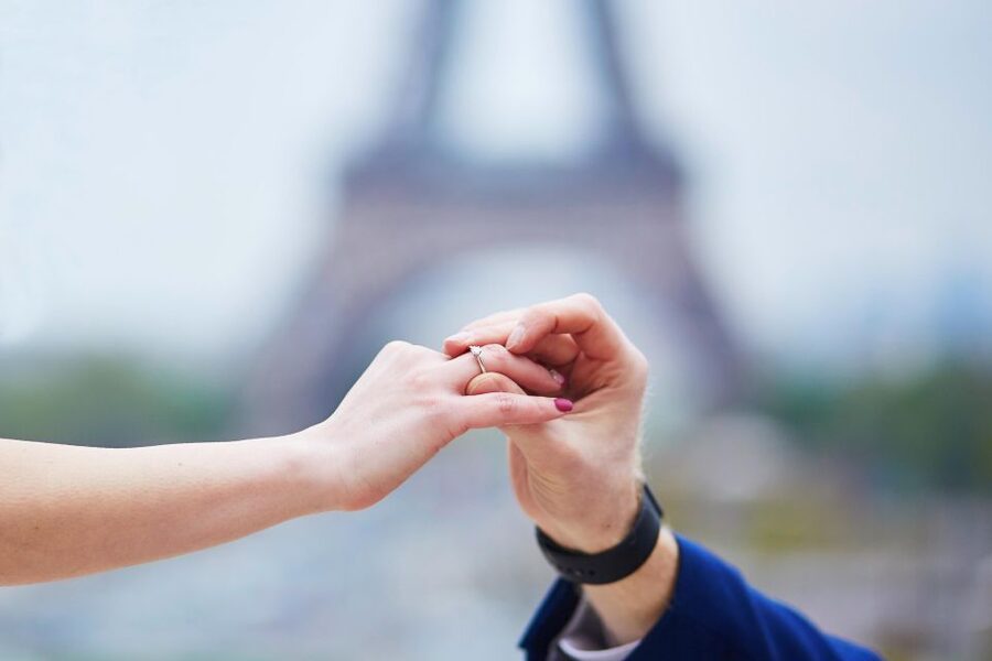 Paris: Romantic Photoshoot for Couples - What the photographer adds to the experience