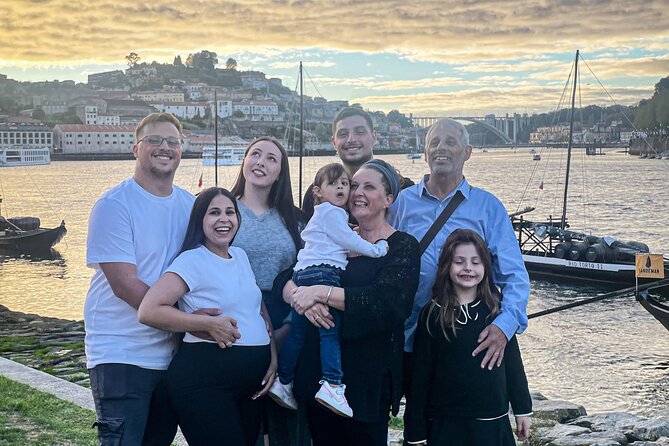 Photoshoot Session for Solo, Couples and Groups in Porto area - What the 150 photos and five edits mean