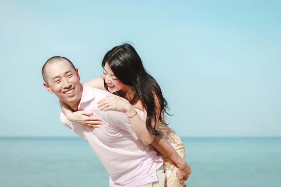 Phuket: couple photoshoot at Surin Beach - What happens at the meeting point