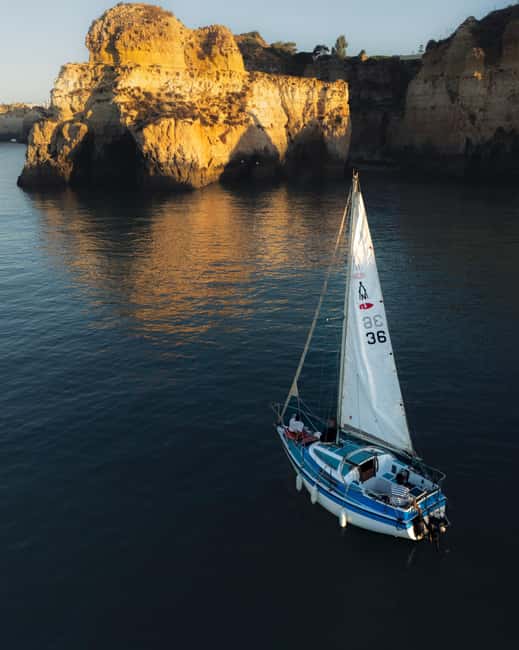 Portimão: Sunset Private Sailing Tour for Couples - Sunset at Ponta do Altar