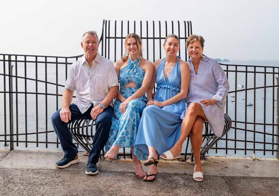 Positano : professional photo shoot for couples and families - Starting at Piazza dei Mulini
