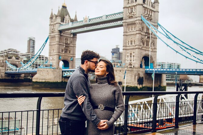 Private landmarks photoshoot for families and couples - Is $166.67 good value for a group?