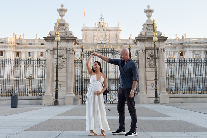 Private Photo Session Tour for Couples in Madrid - Why this session works for couples