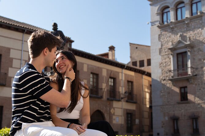Private Photo Session Tour for Couples in Madrid - Starting at Plaza Mayor