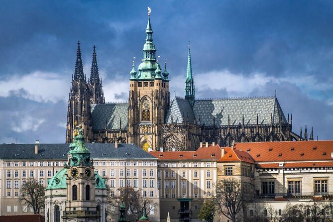 Private Prague Photoshoot for Individuals, Couples and Families - What makes this photoshoot worth considering
