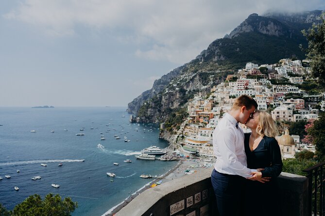 Private Professional Photoshoot in Positano Couple and Family - The beach for a change of scale